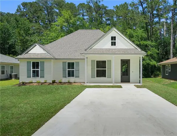 2441 Dupard Street, Mandeville, LA 70448