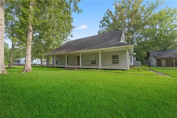 22101 Floyd Lavigne Road, Ponchatoula, LA 70454