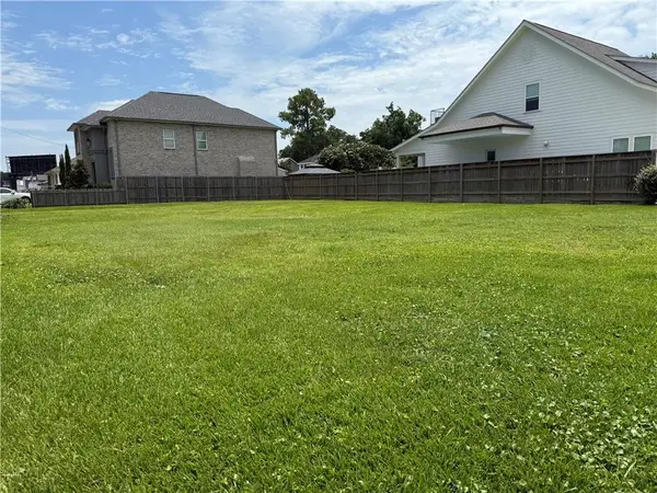 537 Athania Parkway, Metairie, LA 70001