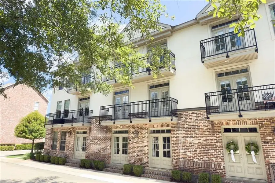 827 Autumn Place #202, Mandeville, LA 70471 - #2