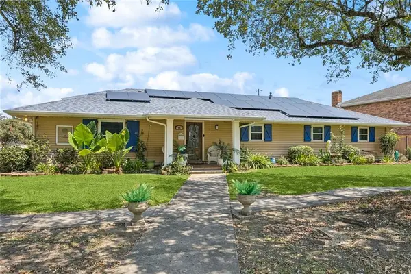 45 E Carmack Drive, Chalmette, LA 70043