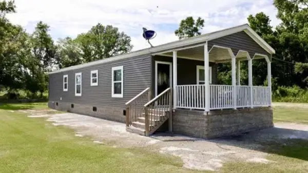 16247 Windmill Lane, Iowa, LA 70647