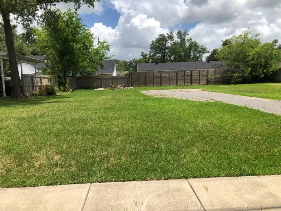 Iris Street, Lake Charles, LA 70601 - #2