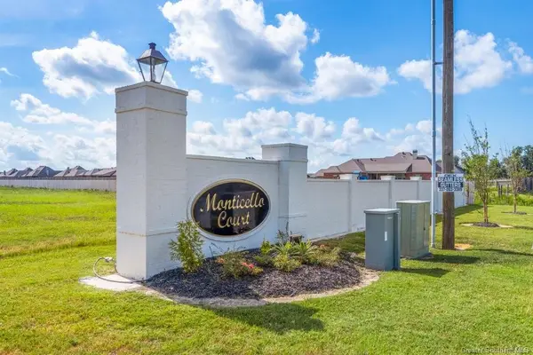 1085 Mary Diane Mccall Street, Lake Charles, LA 70605