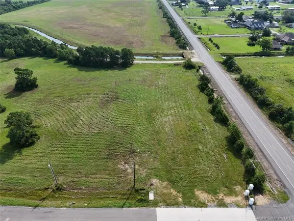 6865 Rue Des Amis Drive, Lake Charles, LA 70605