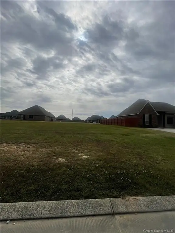 2513 S Crest Drive S, Lake Charles, LA 70605