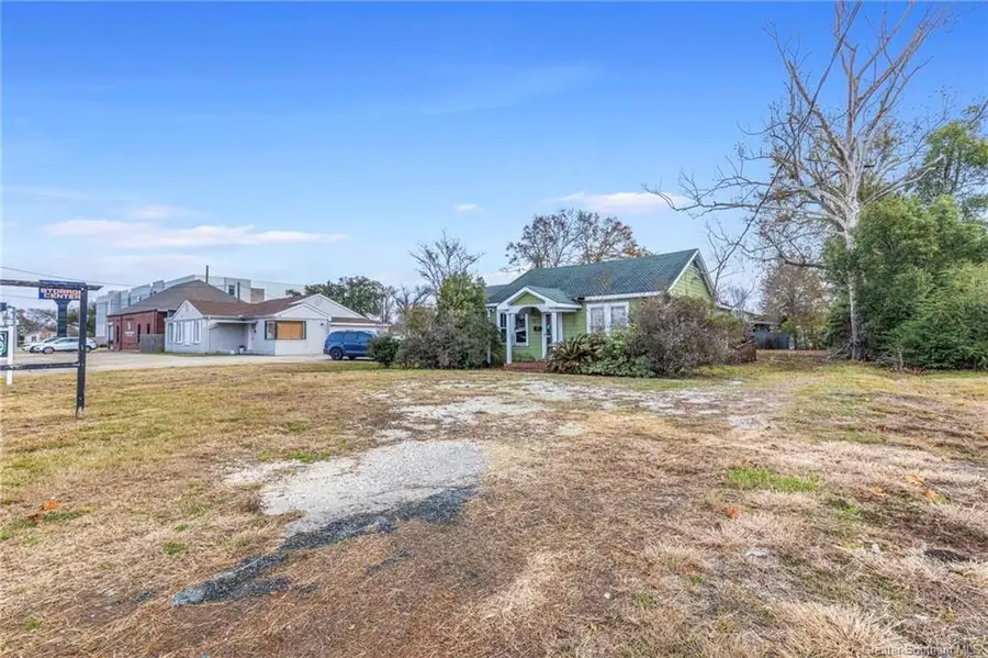 518 E College Street E, Lake Charles, LA 70605 - Image #2