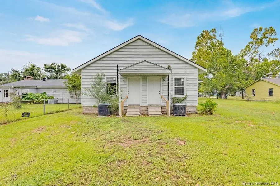 408 S Knapp Street S #A & B, Iowa, LA 70647 - Image #2