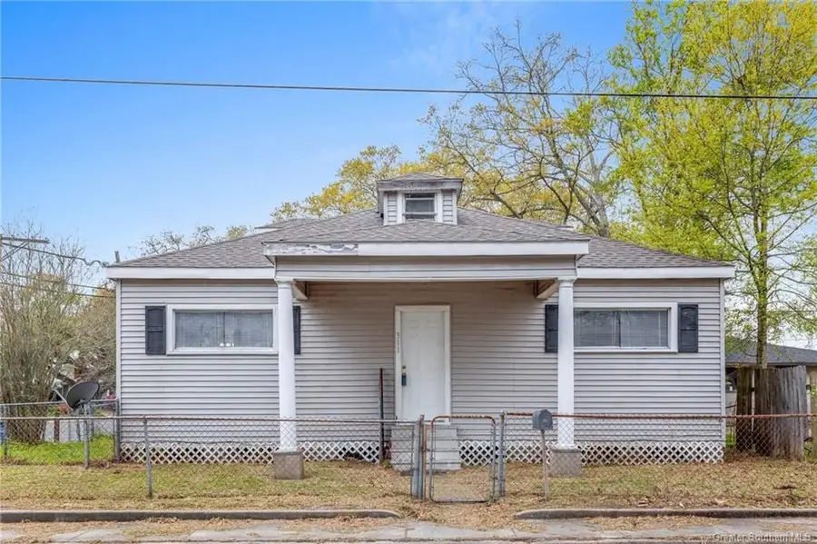 311 S Crocker Street S, Sulphur, LA 70663 - Image #2