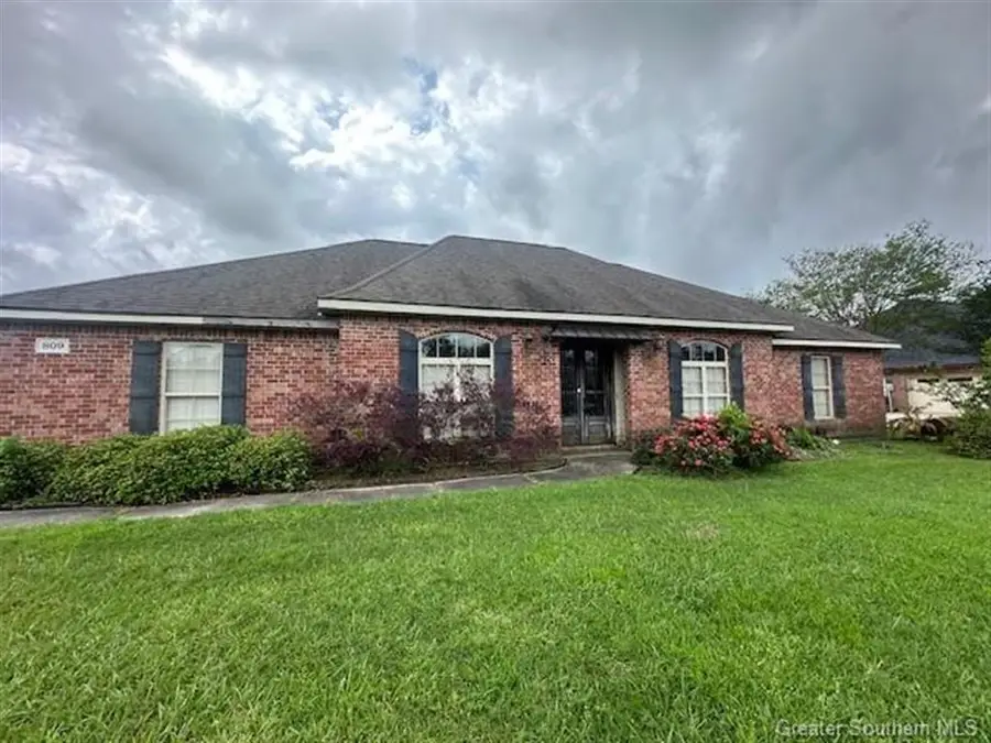 809 E Kade Lane E, Lake Charles, LA 70605 - Image #2