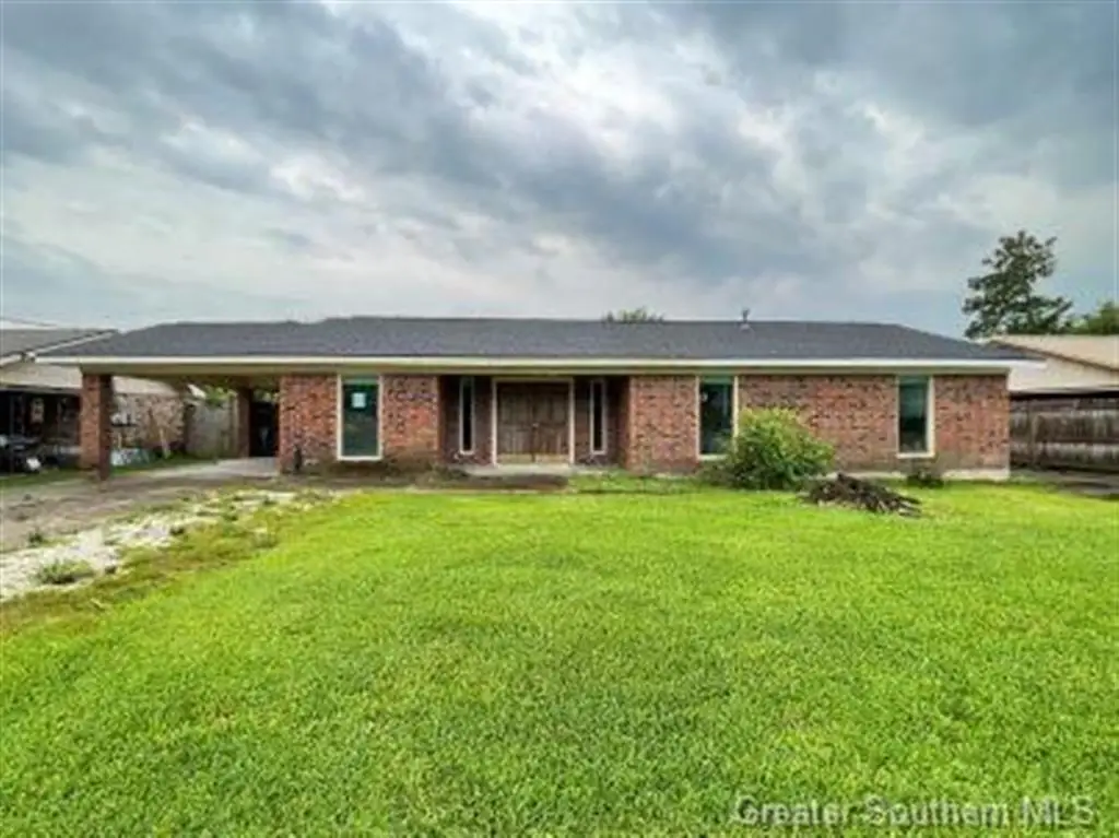 2115 N Rose Park Avenue N, Sulphur, LA 70663 - Image #1