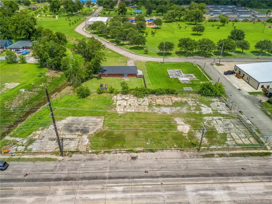 2101 Gerstner Memorial Drive, Lake Charles, LA 70601 - Image #2