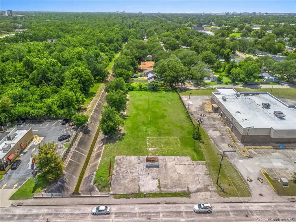 2016 Gerstner Memorial Drive, Lake Charles, LA 70601 - Image #1