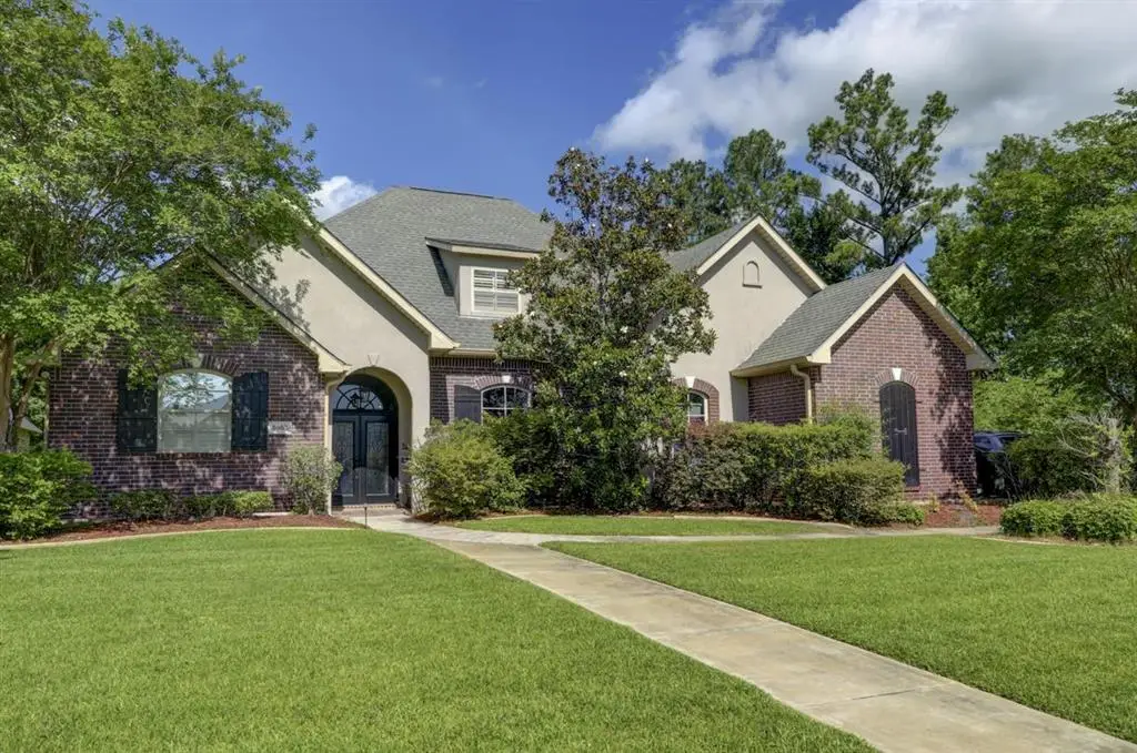 5865 E Brook Flower Circle E, Lake Charles, LA 70605 - Image #1