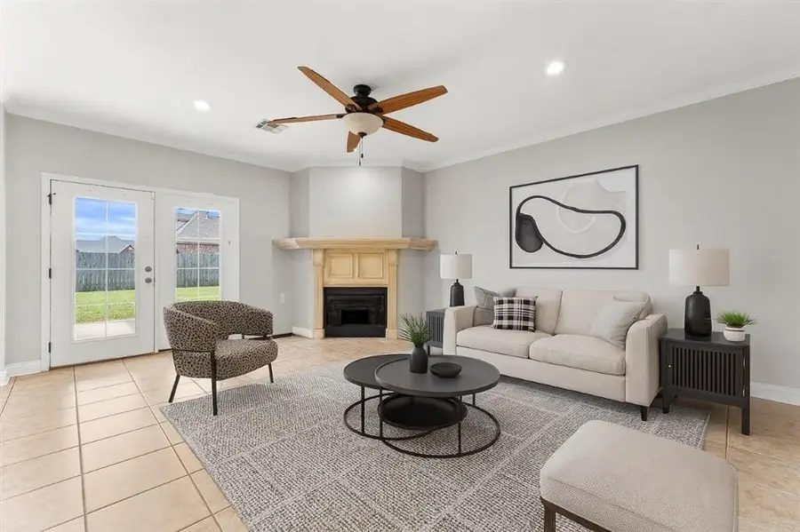 1377 S Dietrich Loop S, Lake Charles, LA 70605 - Image #2