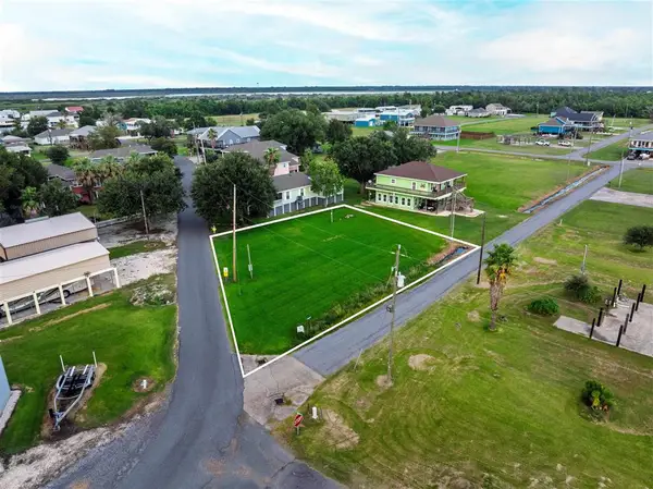 333 Big Lake Street, Lake Charles, LA 70607