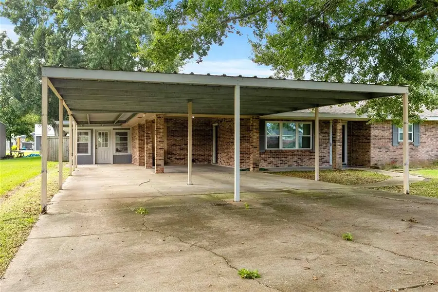 1004 Helen St Street, Iowa, LA 70647 - Image #2