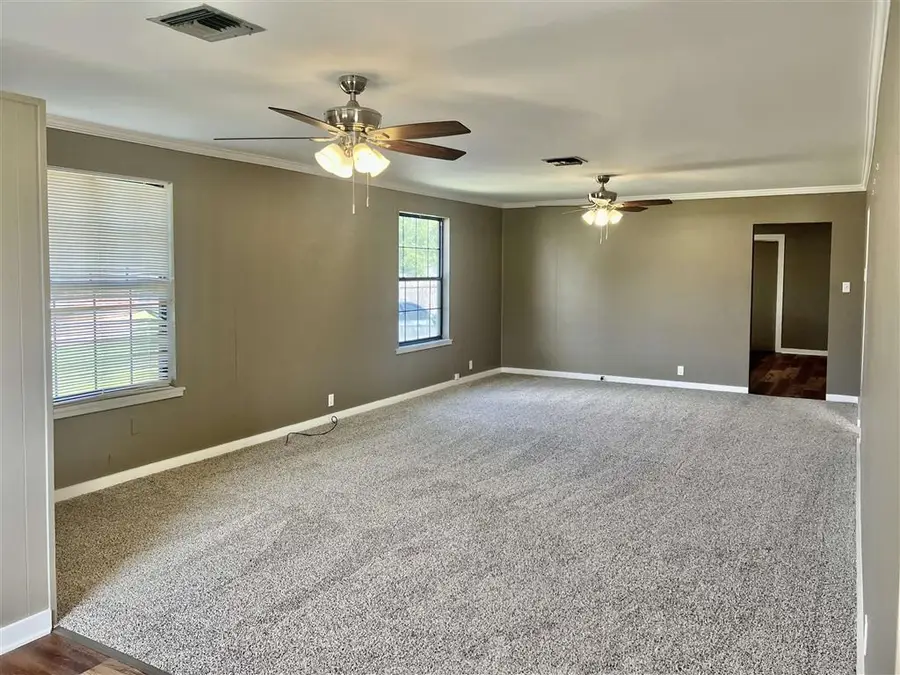 108 W 15th Street W, Lake Charles, LA 70601 - Image #2