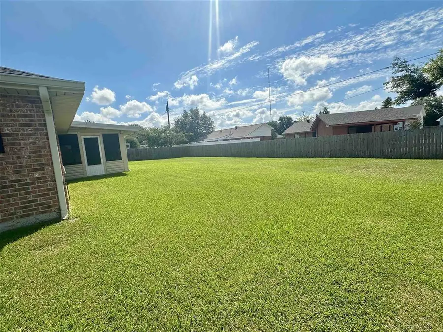 20 Poinsetta Road, Sulphur, LA 70663 - Image #2