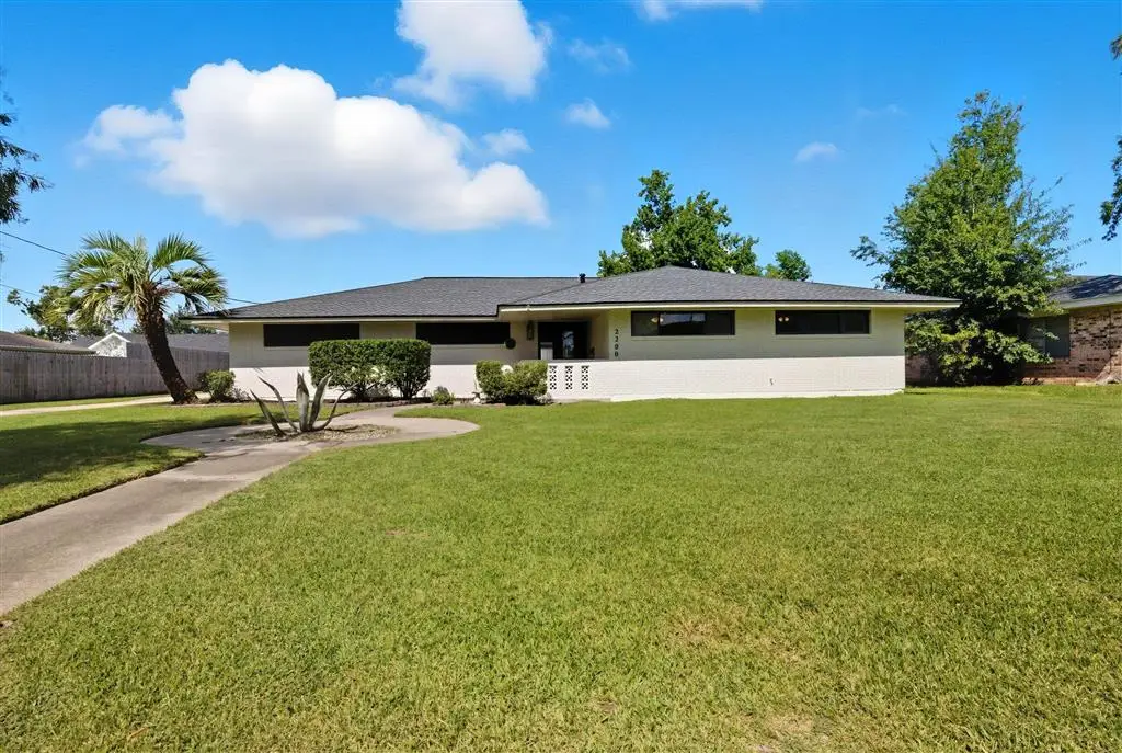 2200 Barbe Court, Lake Charles, LA 70601 - Image #1