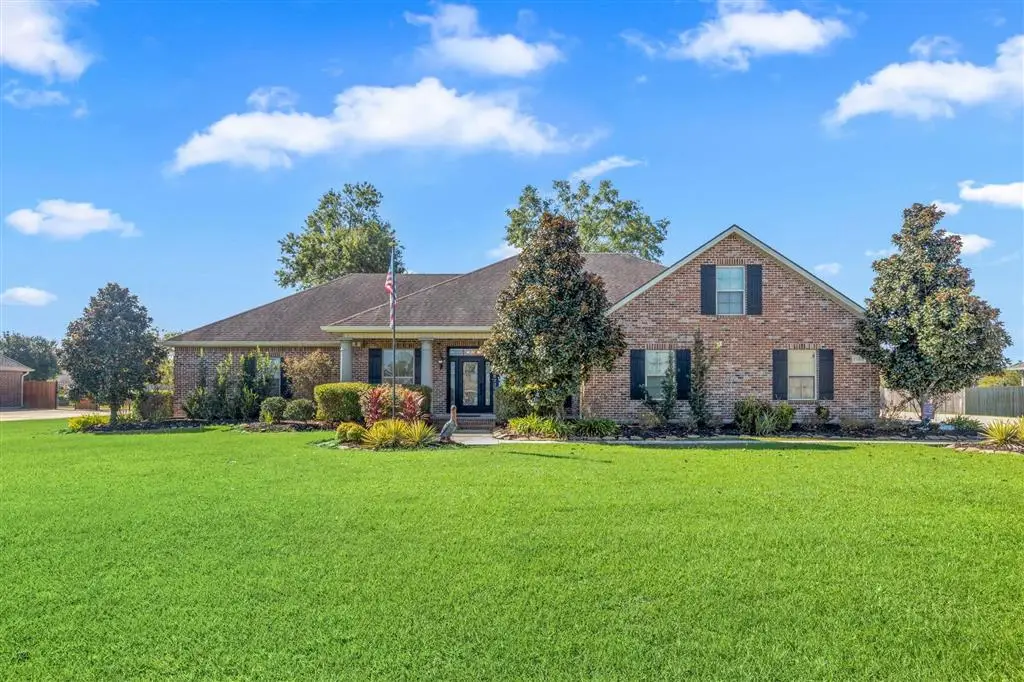 1723 N Woodland Forest Drive N, Lake Charles, LA 70611 - Image #1