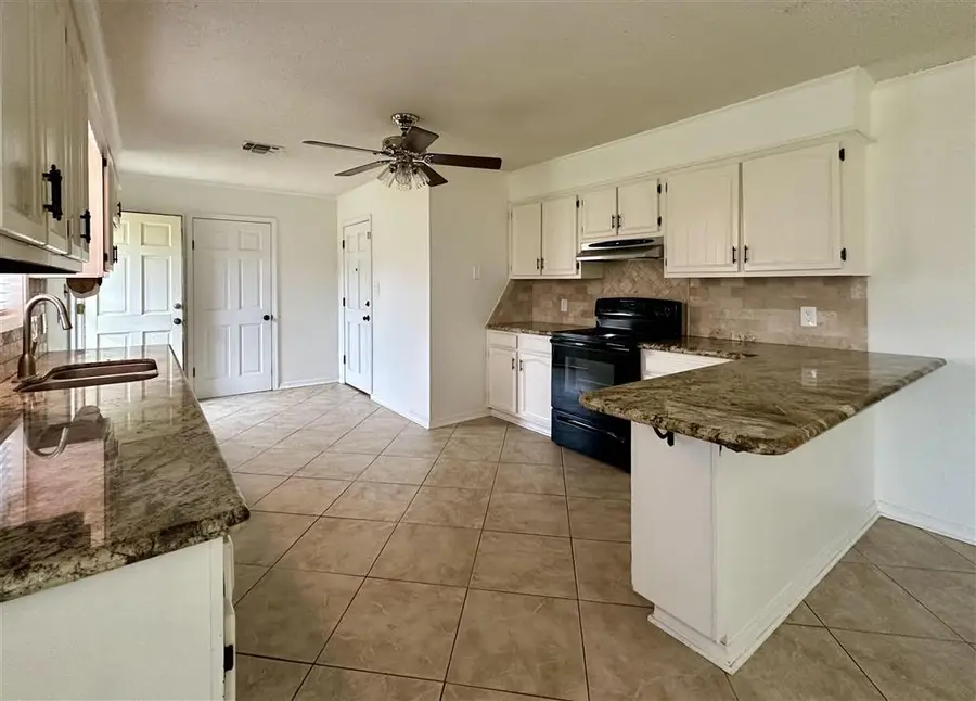 519 Magnolia Drive, Jennings, LA 70546 - Image #3