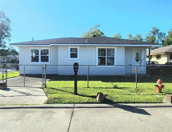 2014 Pinehurst Street, Lake Charles, LA 70601