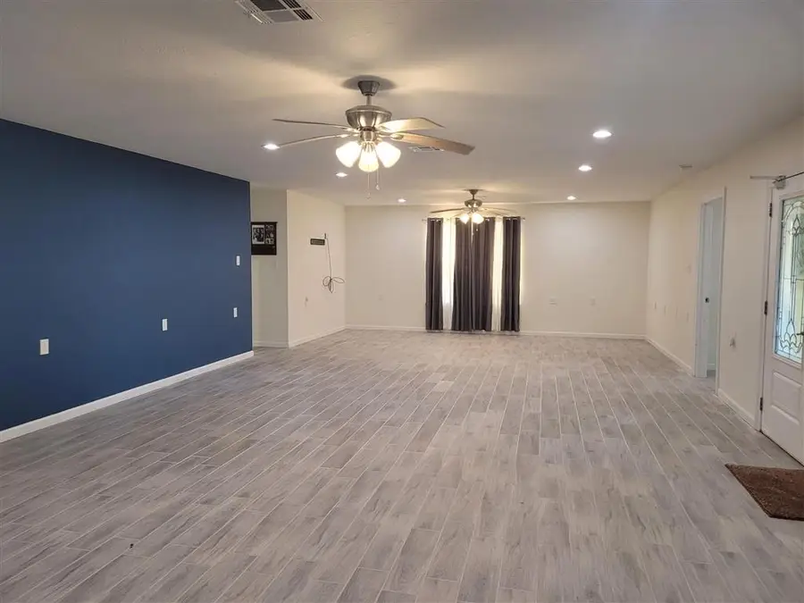 812 E Hwy 90 Highway E, Iowa, LA 70647 - Image #3