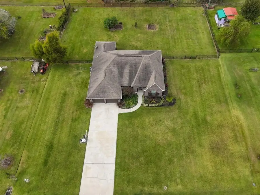 2441 W Laura Drive W, Moss Bluff, LA 70611 - Image #2