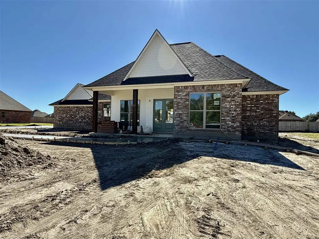 1137 Mary Diane Mccall Drive, Lake Charles, LA 70605 - Image #1