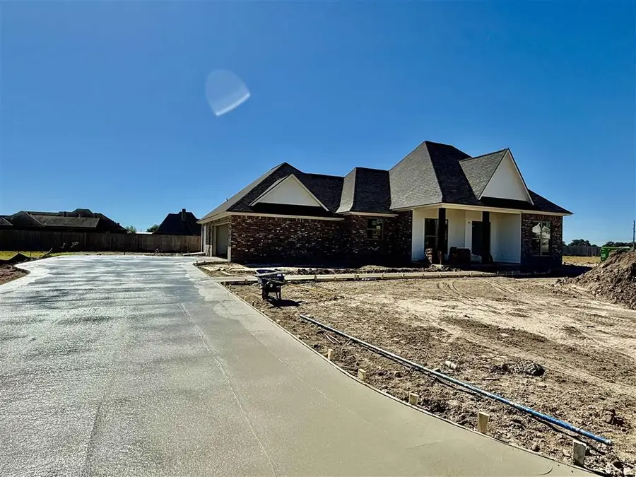 1137 Mary Diane Mccall Drive, Lake Charles, LA 70605 - Image #2