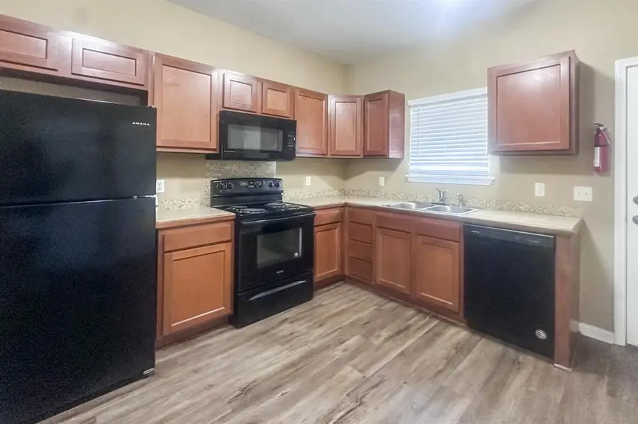 507,509,511,513 E Lagrange Street E #1 & 2 each bldg, Lake Charles, LA 70607 - Image #3