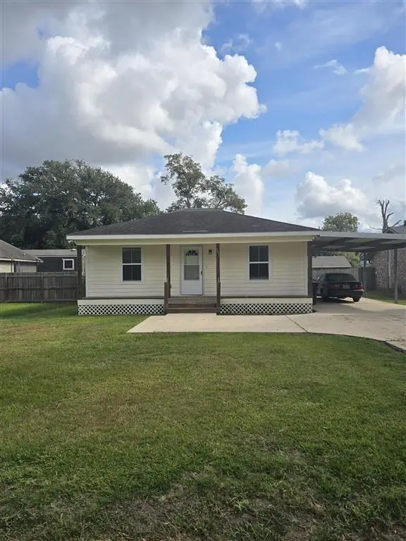 407 S Lighter Avenue S, Iowa, LA 70647