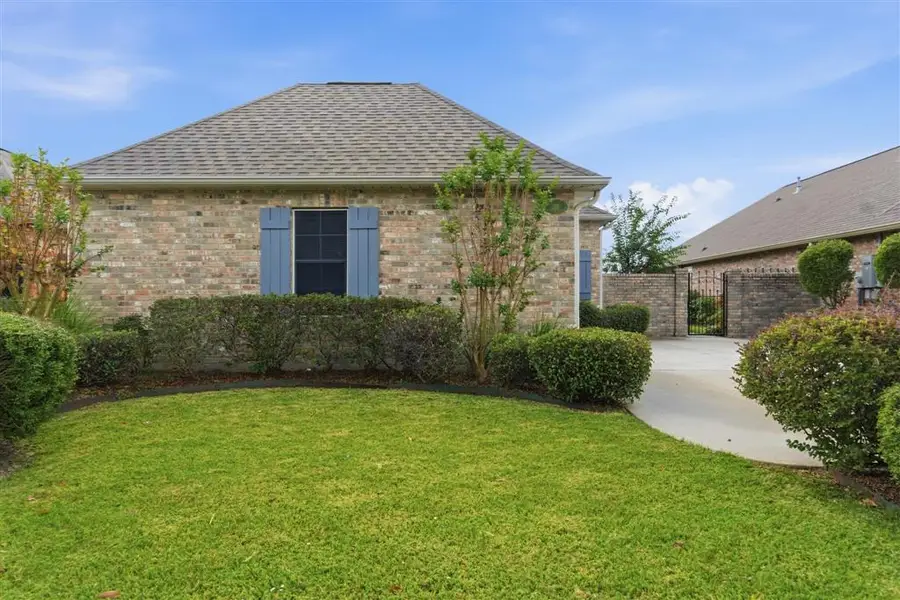 215 Pecanwood Drive, Lake Charles, LA 70605 - Image #2