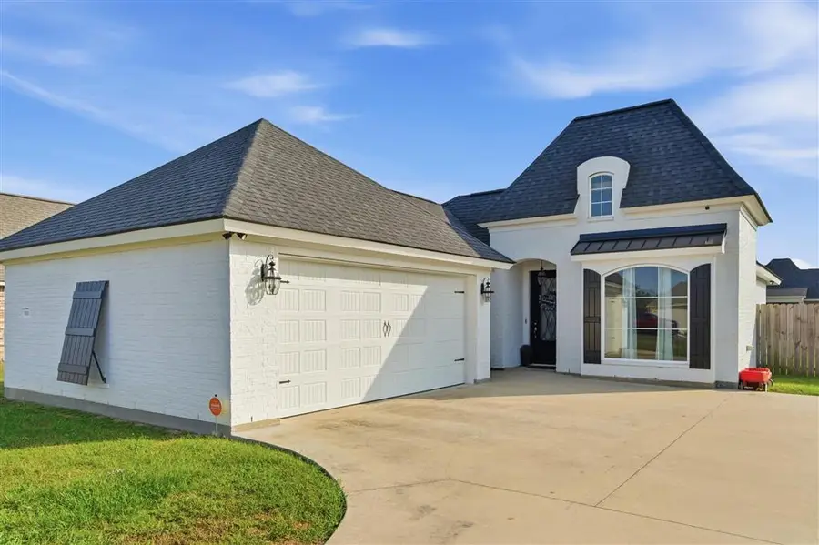 111 Hickory St, Iowa, LA 70647 - Image #2