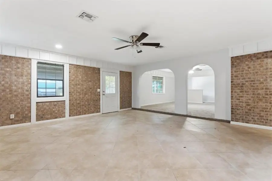 909 Helen Street, Iowa, LA 70647 - Image #3