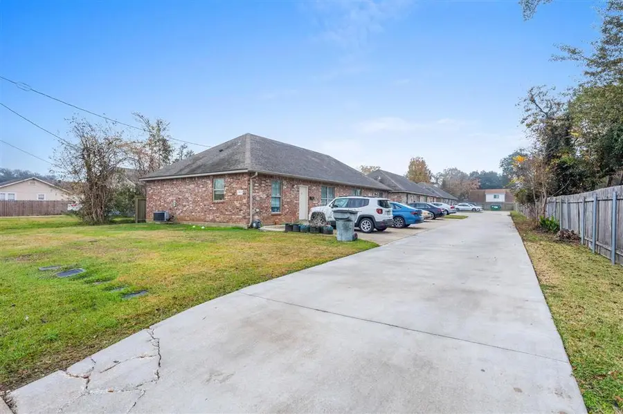 513 W Lagrange St Street W, Lake Charles, LA 70605 - Image #2