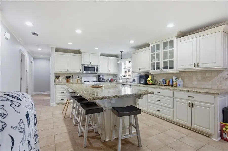 4326 Pleasant Drive, Lake Charles, LA 70605 - Image #2