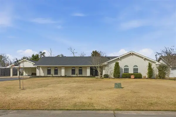 1518 S Chateau Circle S, Lake Charles, LA 70605