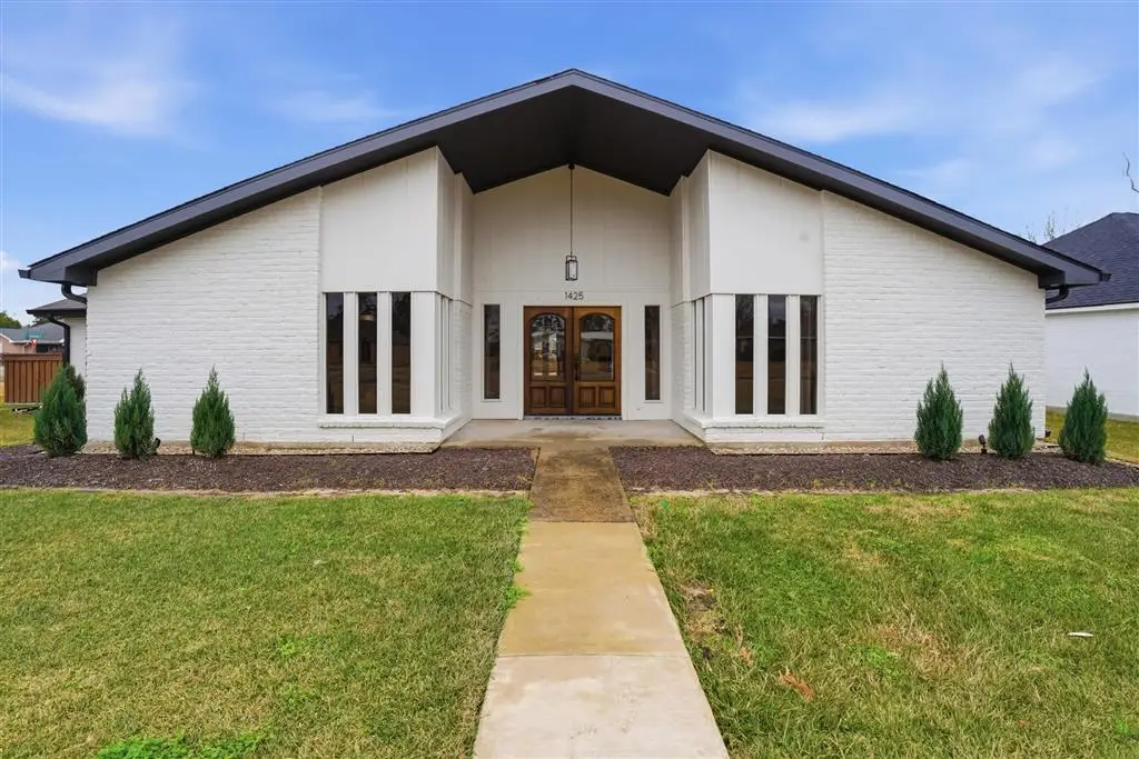 1425 N Chateau Circle N, Lake Charles, LA 70605 - Image #1