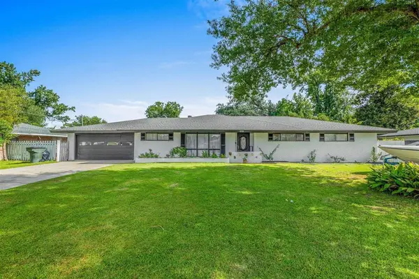 242 Spring St, Lake Charles, LA 70605