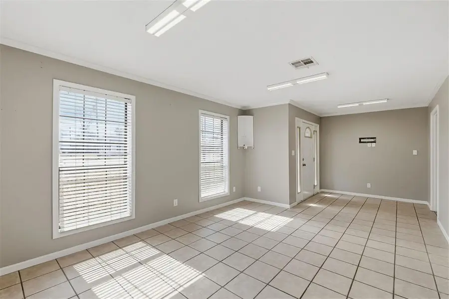 320 Cypress St, Sulphur, LA 70663 - #2