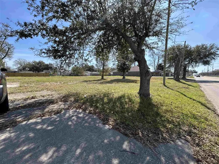 3921,3923,3925 Common Street, Lake Charles, LA 70607 - #3