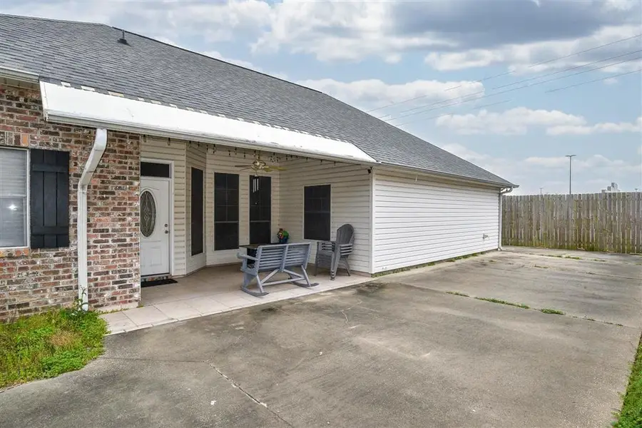 203 Pecanwood Drive, Lake Charles, LA 70605 - #2