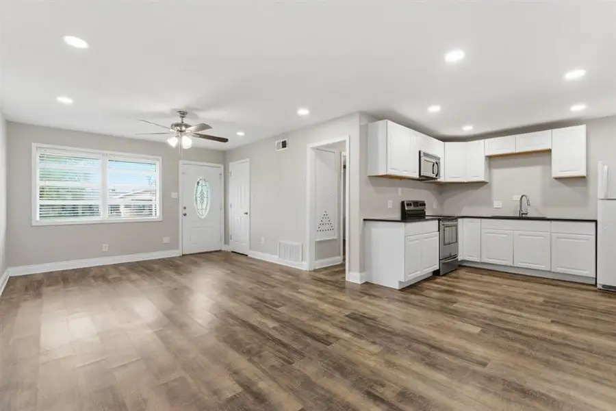 211 Michigan Avenue, Sulphur, LA 70663 - #3