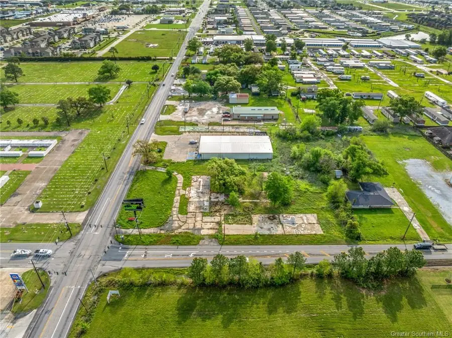 2323 Country Club Road, Lake Charles, LA 70605 - #2