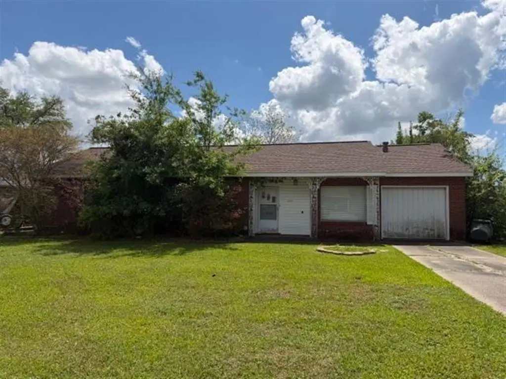 308 E Claude Street E, Lake Charles, LA 70601 - #1