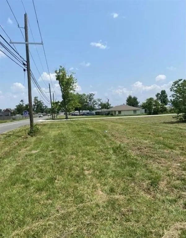 628 S Post Oak Road S, Sulphur, LA 70663