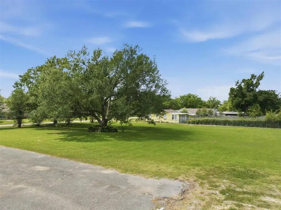 W Claude Street W, Lake Charles, LA 70605 - #2