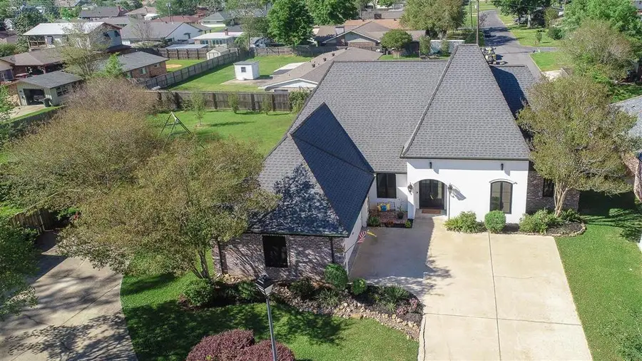 936 Chartres Drive, Lake Charles, LA 70605 - #2